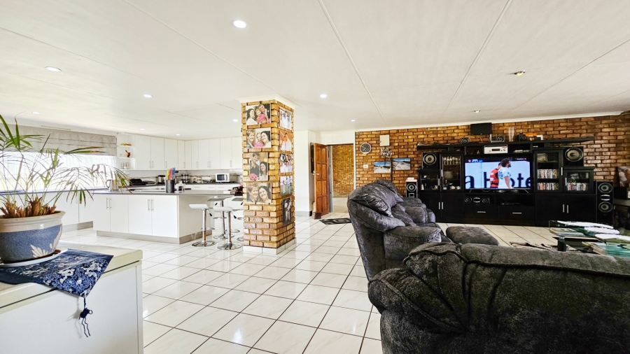 3 Bedroom Property for Sale in Oranjeville Free State